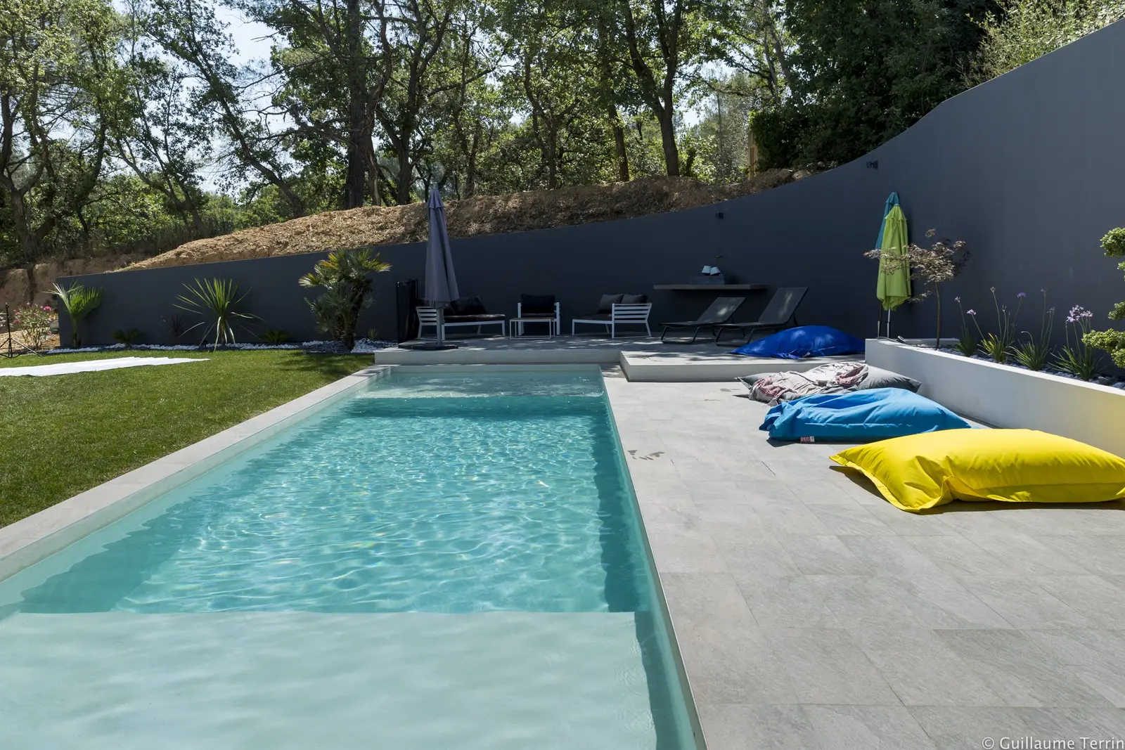 Villa T.